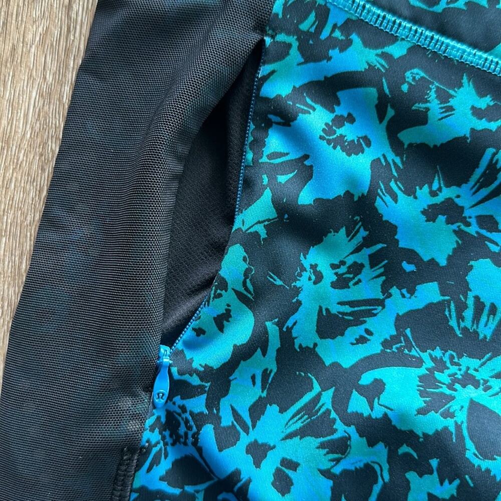 Lululemon Stop At Nothing Crop 18" Leggings Blue/Black Print Size 6 Mid Rise - Picture 3 of 8